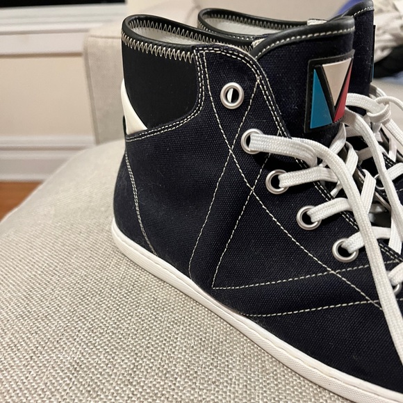 Louis Vuitton Converse - Picture 3 of 6